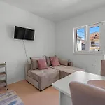 Pet Friendly In With Wifi Apartment Brodarica (Sibenik-Knin)