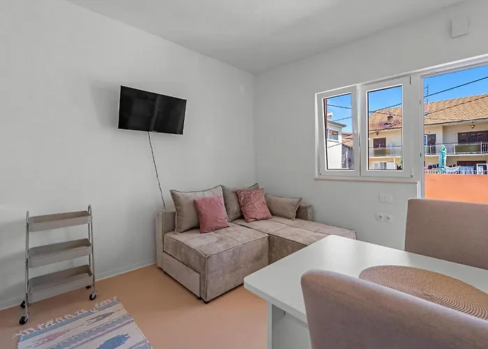 1 Bedroom Lovely In Apartament Brodarica (Sibenik-Knin)