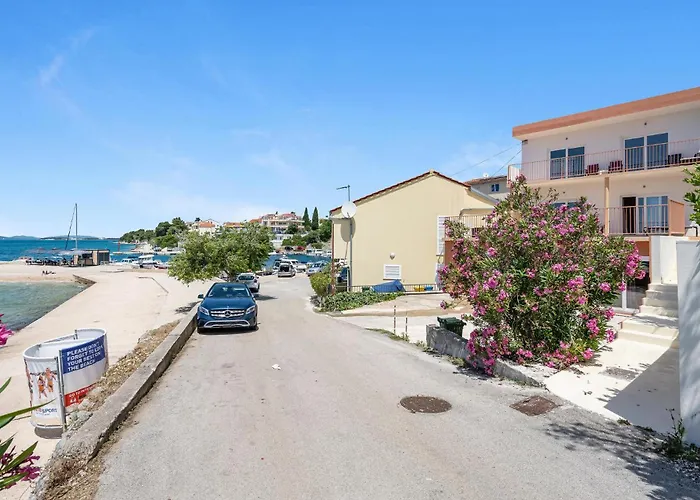 1 Bedroom Lovely In Apartament *